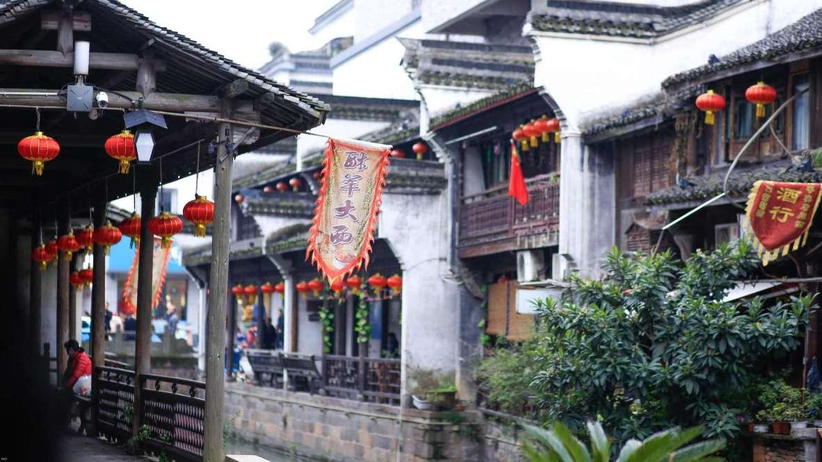 众星欢乐迎腊八：刘诗诗、杨紫秀腊八粥，张馨予欢跃雪地